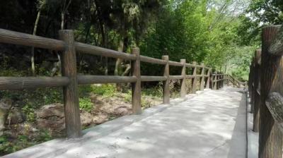 仿樹皮欄桿
