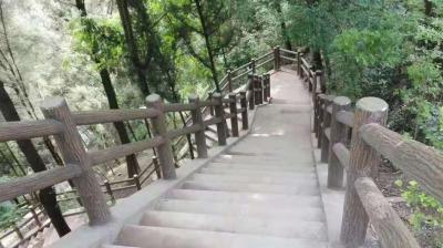 仿樹皮欄桿